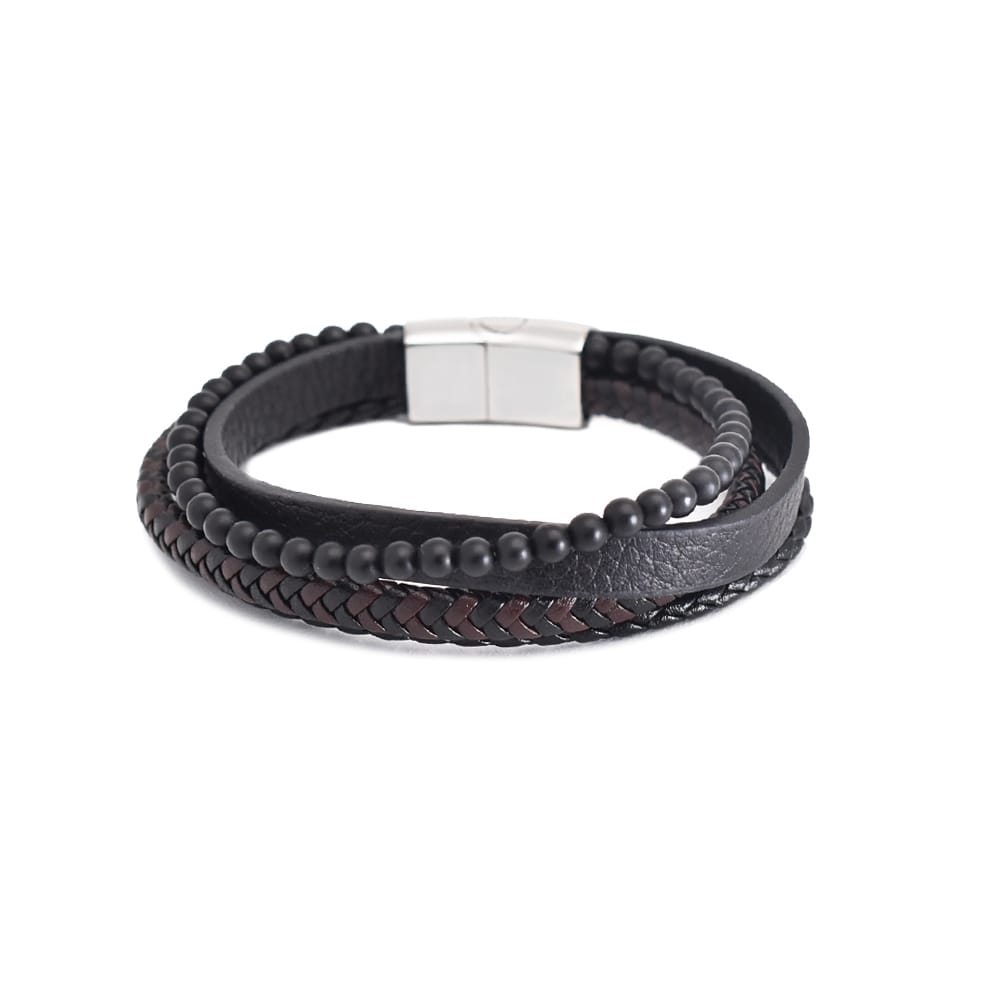 Cómo combinar tu pulsera de cuero con otros accesorios para un look masculino